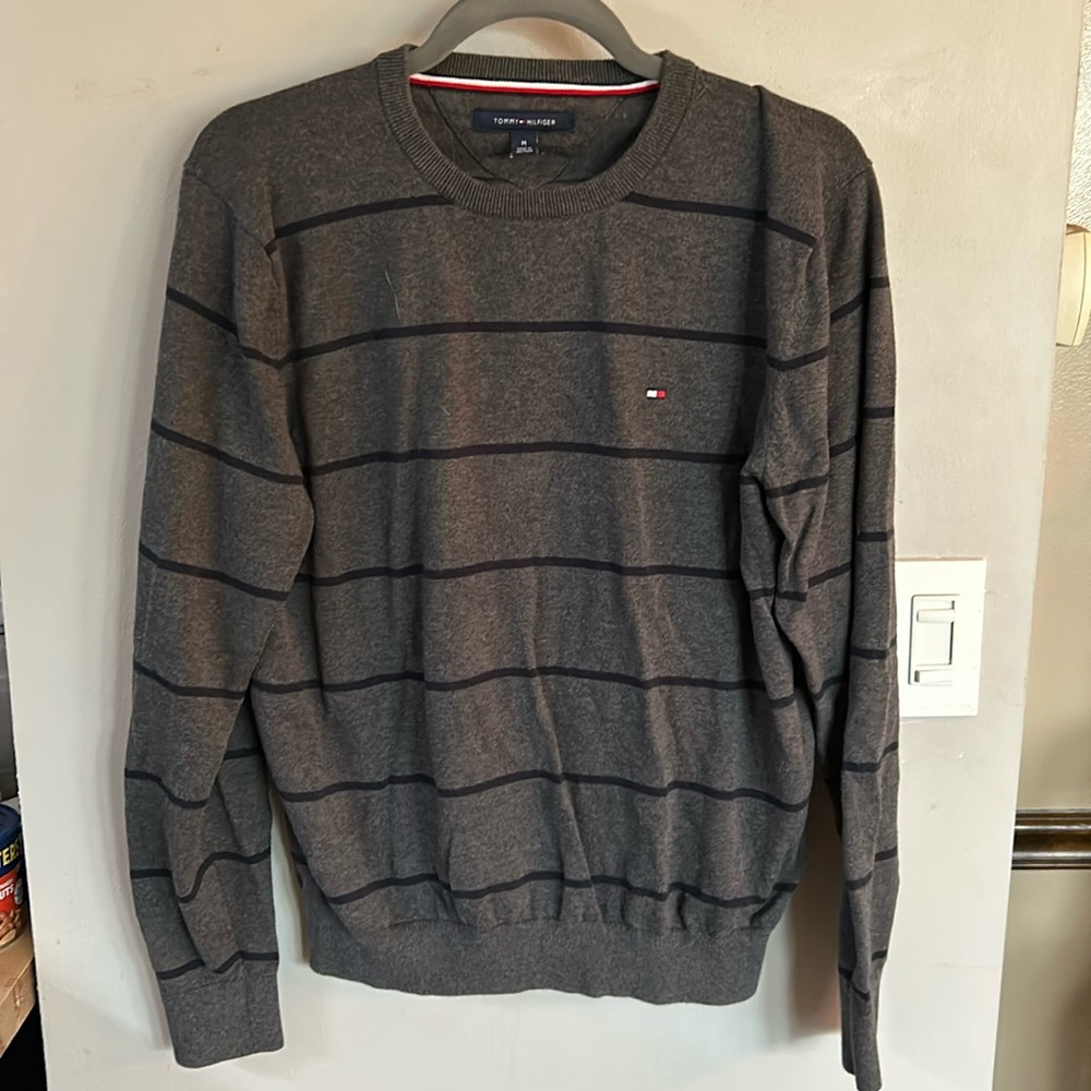 Tommy Hilfiger men’s grey and navy striped sweater. Size M. Good condition.